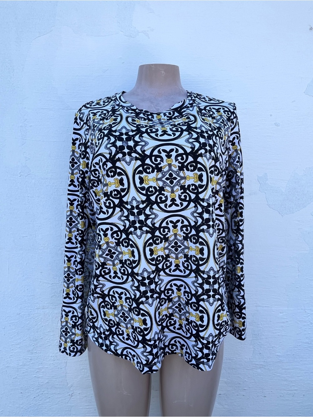 IBKUL Black, White and Yellow Geometric Long-Sleeve Top